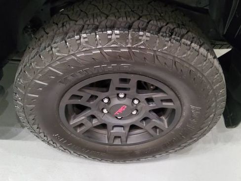 Used 2020 Toyota 4Runner TRD Off-Road Premium w/ Moonroof Package AWD/4WD image 36