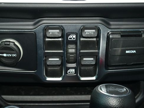 Used 2019 Jeep Wrangler Unlimited Sport S image 24