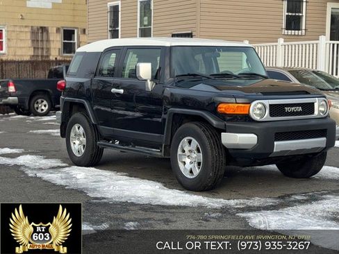 Used 2008 Toyota FJ Cruiser 4WD image 3