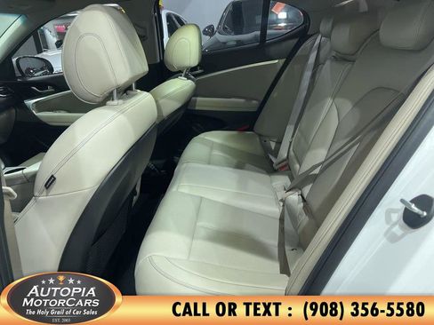 Used 2020 Genesis G70 2.0T image 16