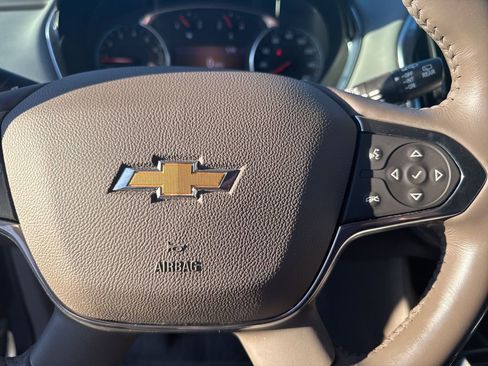 Used 2020 Chevrolet Traverse LT image 20