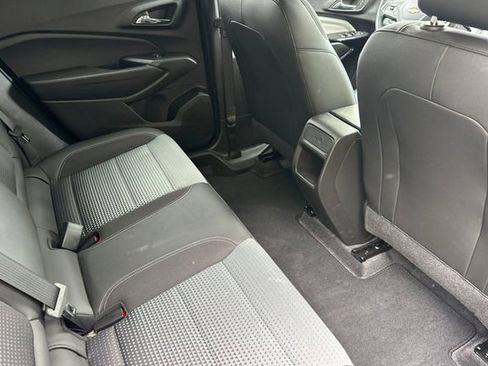 Used 2025 Chevrolet Trax LT w/ Driver Confidence Package image 18