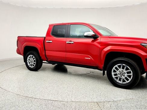 Used 2024 Toyota Tacoma Limited w/ Limited Package (LT) image 3