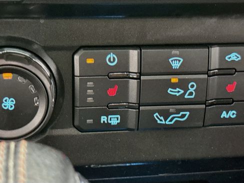 Used 2017 Ford F150 XLT w/ Equipment Group 302A Luxury AWD/4WD image 22