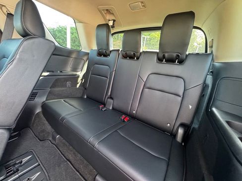 Used 2023 Nissan Pathfinder SL w/ Black Appearance Package AWD/4WD image 15