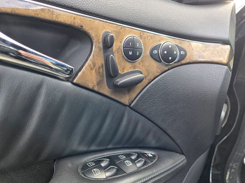 Used 2009 Mercedes-Benz E 63 AMG Sedan image 29