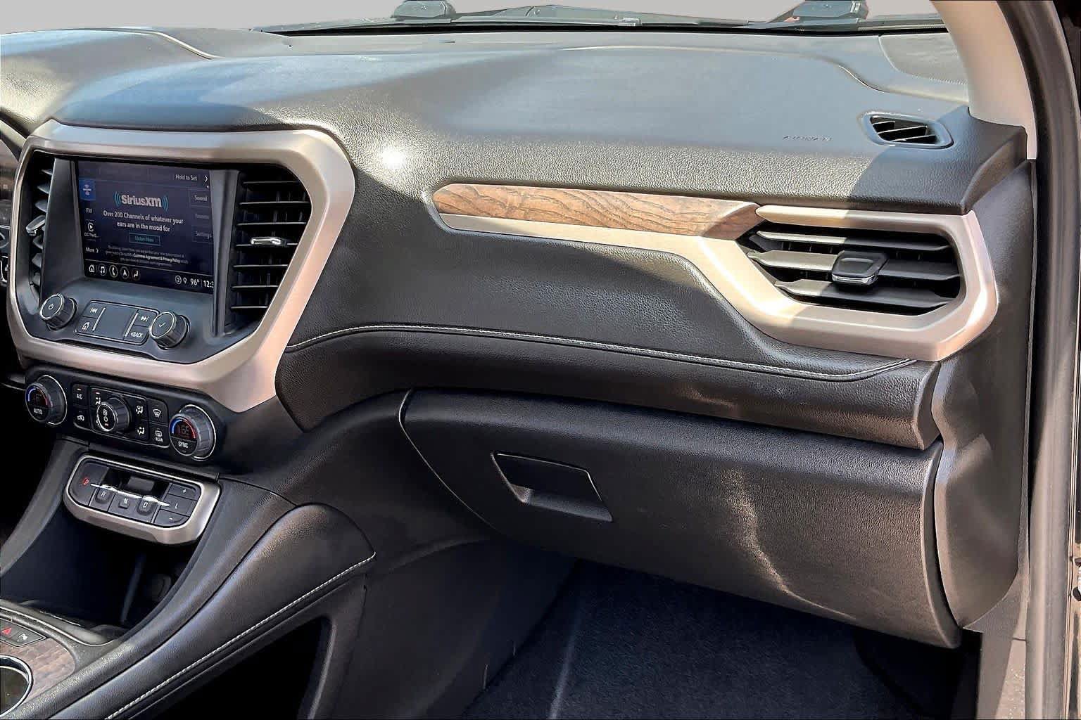 Used 2023 GMC Acadia Denali w/ Black Diamond Edition FWD image 18
