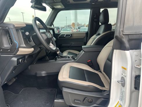 Used 2024 Ford Bronco Wildtrak image 8