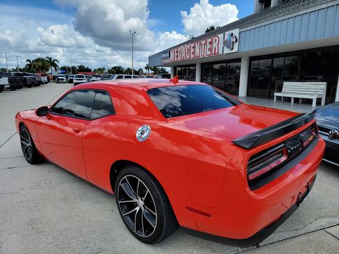 Used 2016 Dodge Challenger R/T Scat Pack w/ Leather Interior Group RWD image 3