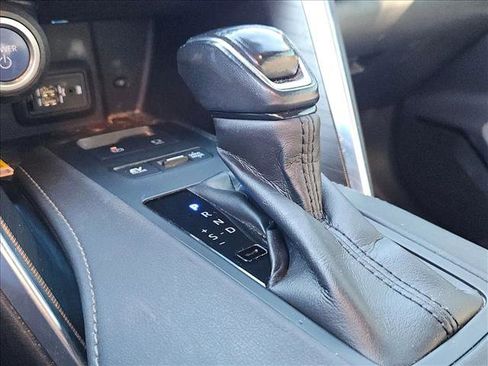 Used 2021 Toyota Venza Limited w/ Advanced Technology Package image 10