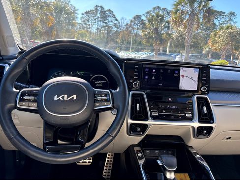 Used 2022 Kia Sorento SX image 4