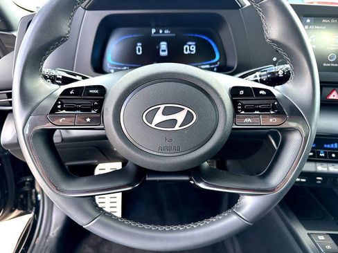 Used 2025 Hyundai Elantra Sport image 18