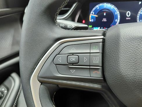 Certified 2025 Jeep Grand Cherokee Laredo X image 34