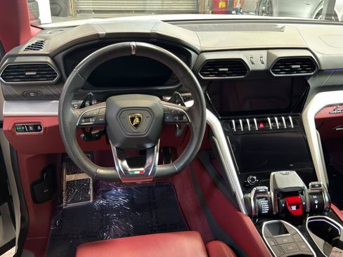 Used 2020 Lamborghini Urus AWD/4WD image 13