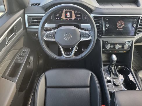 Used 2022 Volkswagen Atlas Cross Sport SEL R-Line AWD/4WD image 26