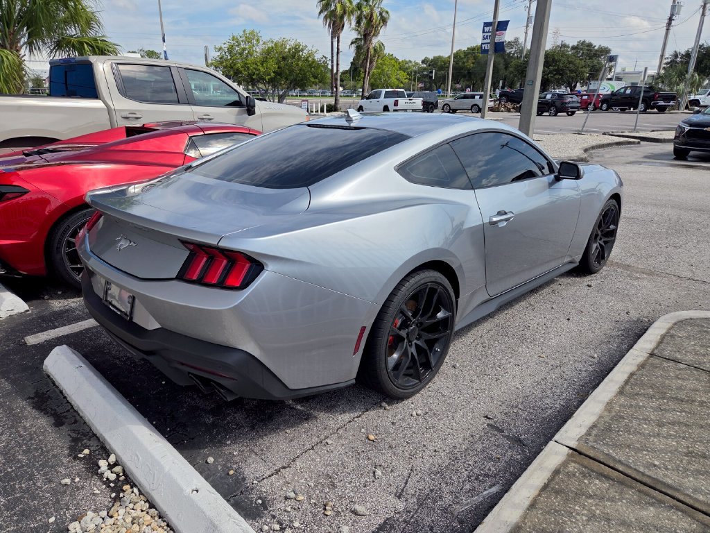 Used 2026 Ford Mustang Coupe RWD image 5