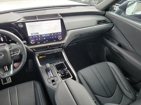 Used 2025 Lexus TX 500h AWD w/ Technology Package image 17