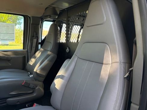 New 2025 Chevrolet Express 2500 Work Van 3D Cargo Van w/ Driver Convenience Package RWD image 22