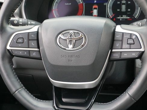 Used 2023 Toyota Highlander Platinum image 29
