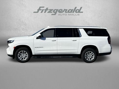 Used 2024 Chevrolet Suburban LT AWD/4WD image 4