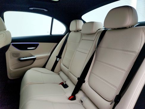 Used 2025 Mercedes-Benz C 300 Sedan image 13