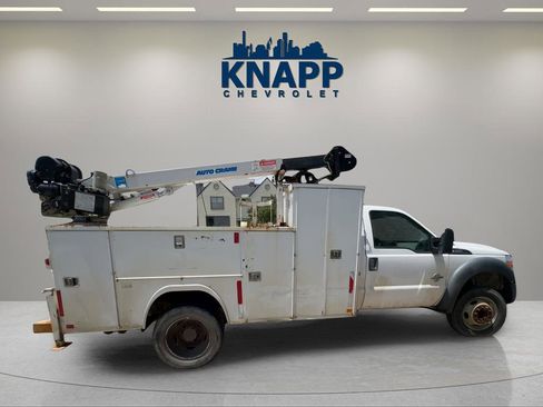 Used 2014 Ford F550 2WD Regular Cab Super Duty image 4