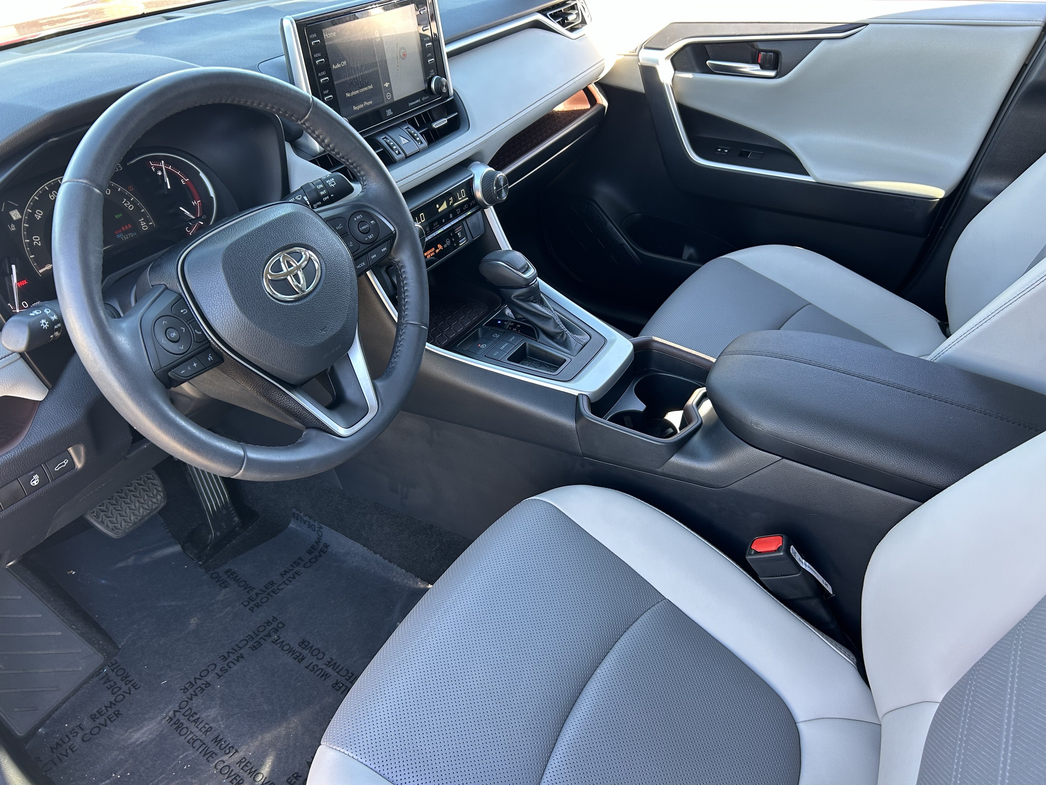 Used 2019 Toyota RAV4 Limited w/ Cold Weather Package FWD image 17