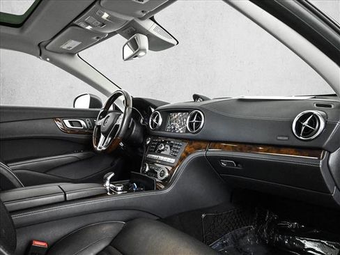 Used 2013 Mercedes-Benz SL 550 image 22