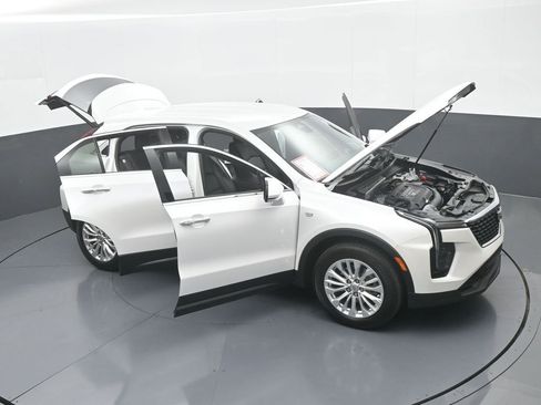 Used 2024 Cadillac XT4 Luxury w/ Cold Weather Package image 75