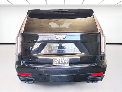 Used 2021 Cadillac Escalade Premium Luxury image 5