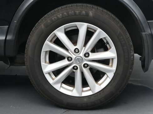 Used 2018 Nissan Rogue Sport SV w/ SV Technology Package image 20