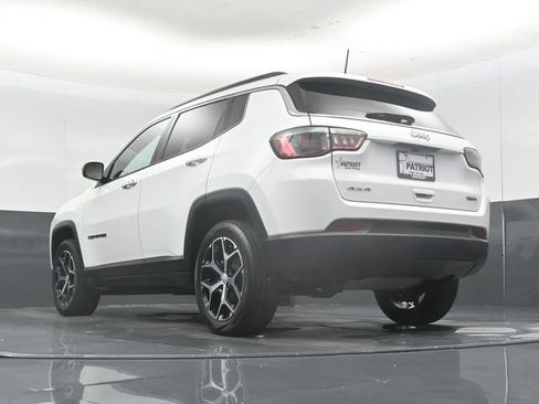 Used 2024 Jeep Compass Latitude w/ Altitude Special Edition AWD/4WD image 48