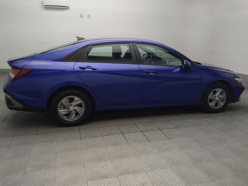 Used 2024 Hyundai Elantra SE FWD image 10