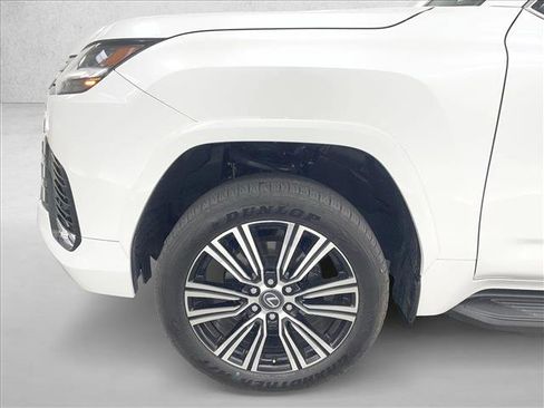 Used 2025 Lexus LX 600 4WD w/ Accessory Package (Z1) image 10