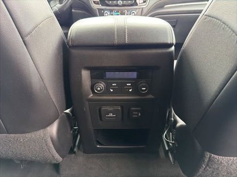 Used 2020 Chevrolet Traverse Premier AWD/4WD image 15