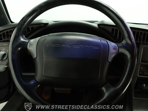 Used 1990 Chevrolet Corvette Coupe RWD image 36