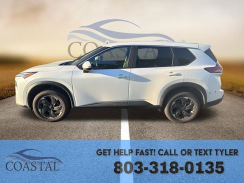 Used 2024 Nissan Rogue SV image 3