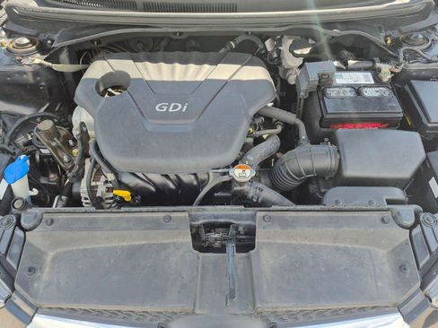 Used 2014 Hyundai Veloster w/ Style Package 02 FWD image 33