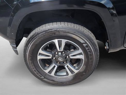 Used 2016 Toyota Tacoma TRD Sport w/ Towing Package AWD/4WD image 30