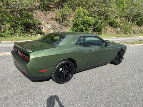 Used 2021 Dodge Challenger R/T w/ Performance Handling Group RWD image 10