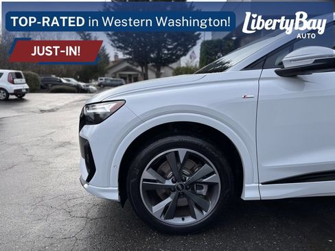 Used 2023 Audi Q4 e-tron Premium Plus image 3