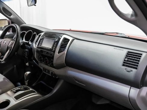 Used 2014 Toyota Tacoma PreRunner w/ SR5 Package RWD image 14