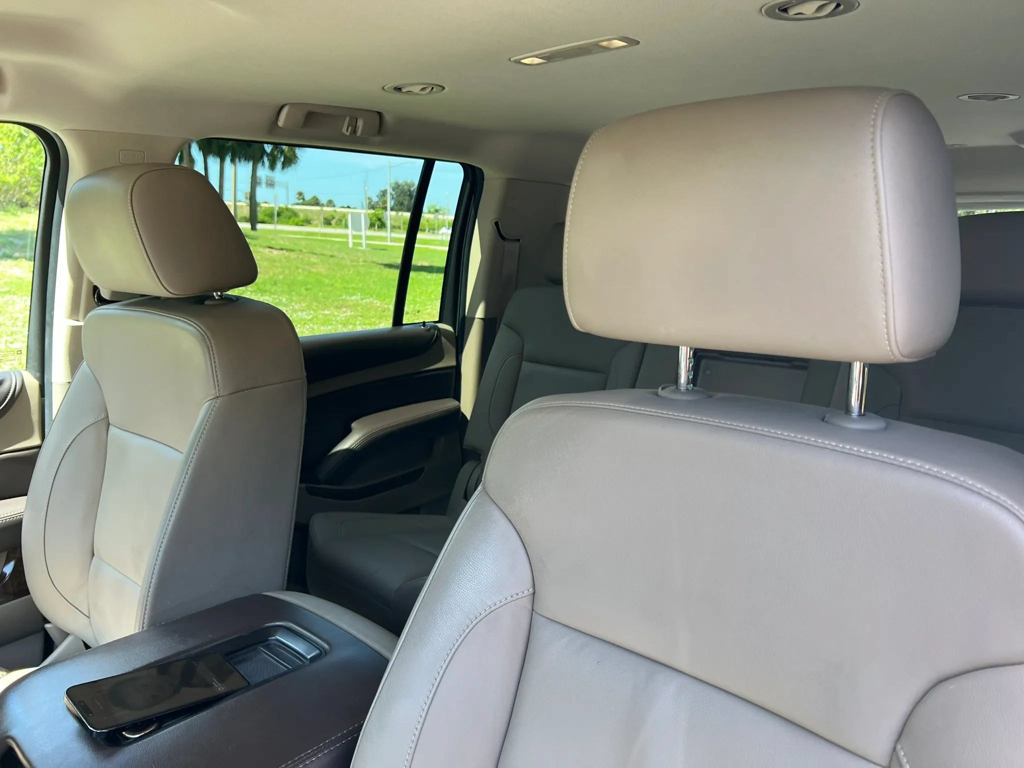 Used 2016 Chevrolet Suburban LT RWD image 17