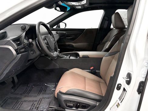 New 2025 Lexus ES 350 Ultra Luxury image 4