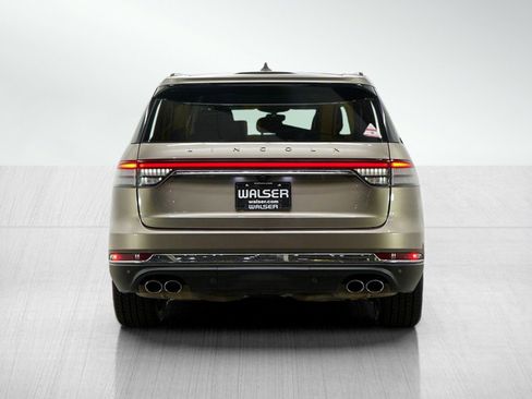 Used 2020 Lincoln Aviator Reserve w/ Equipment Group 202A image 4