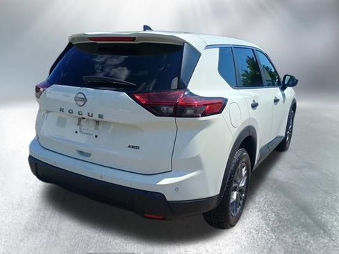 Used 2024 Nissan Rogue S AWD/4WD image 5