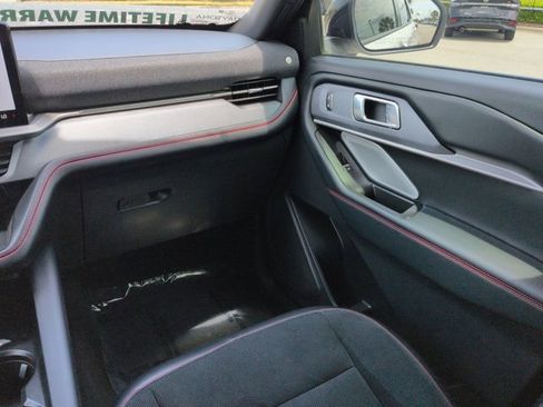 Used 2025 Ford Explorer ST AWD/4WD image 19