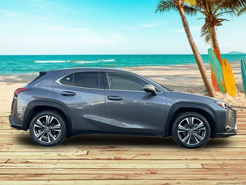Used 2023 Lexus UX 250h FWD image 6