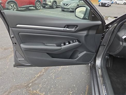 New 2025 Nissan Altima 2.5 SL image 11