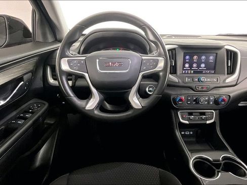 Used 2024 GMC Terrain SLE w/ Driver Convenience Package FWD image 6